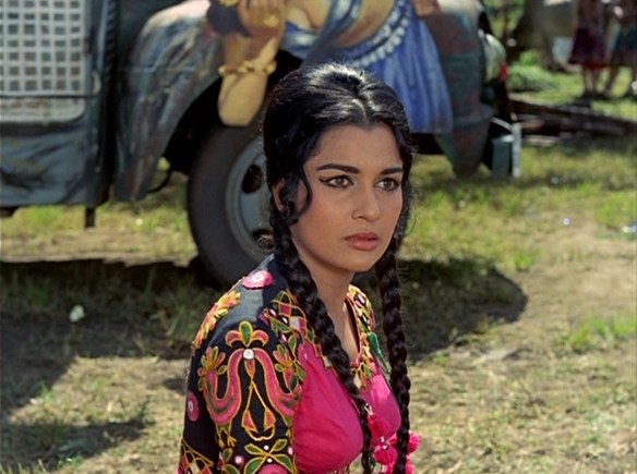 Asha Parekh in Caravan 31