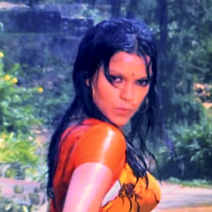 Zeenat Aman Haye Haye Yeh Majboori Roti Kapada Aur Makaan