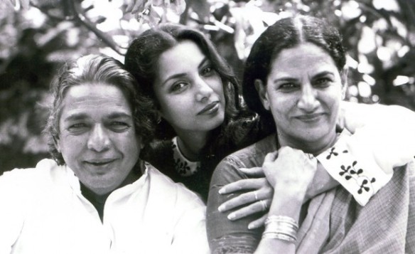 Veteran Urdu poet Kaifi Azmi (left) with his daughter actress Shabhana Azmi (center), who married contemporary lyricist Javed Akhtar, and wife Shaukat Azmi (right).