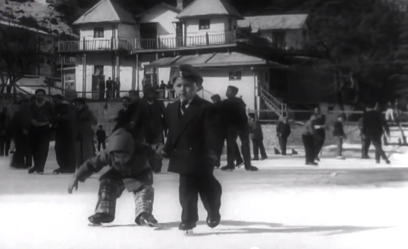 random kids shokh nazar ki bijliyan woh kaun thi ice skating