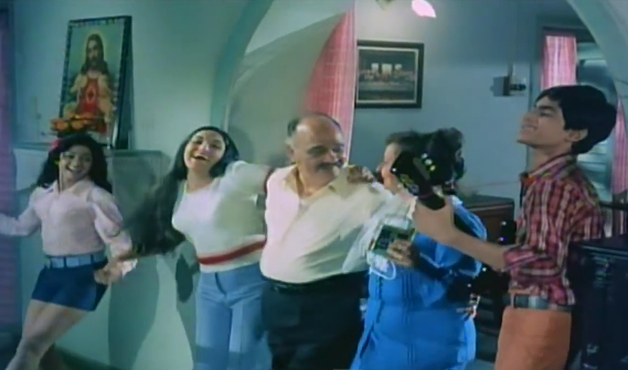 One big happy Anglo-Indian family sings "My Heart is Beating" in Julie (1975).
