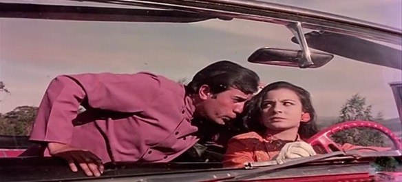 Rajesh Khanna whistles in Tanuja's ear in haathi mere saathi.jpg