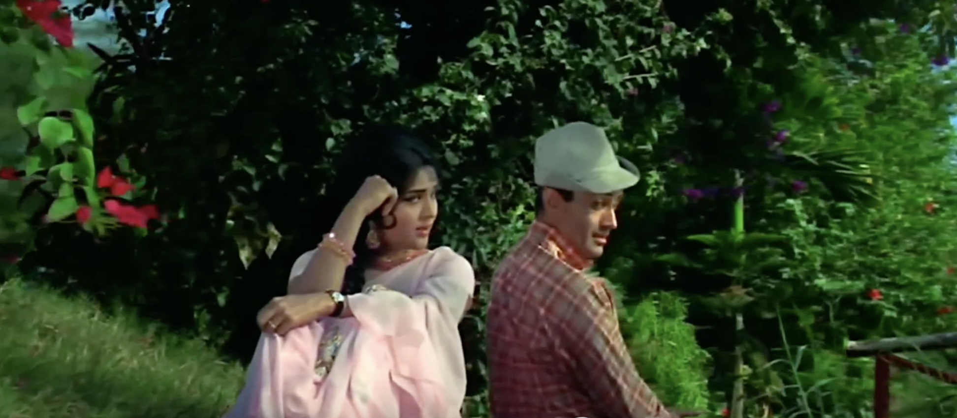 Vijayantimala in Jewel Thief Asman Ke Neeche